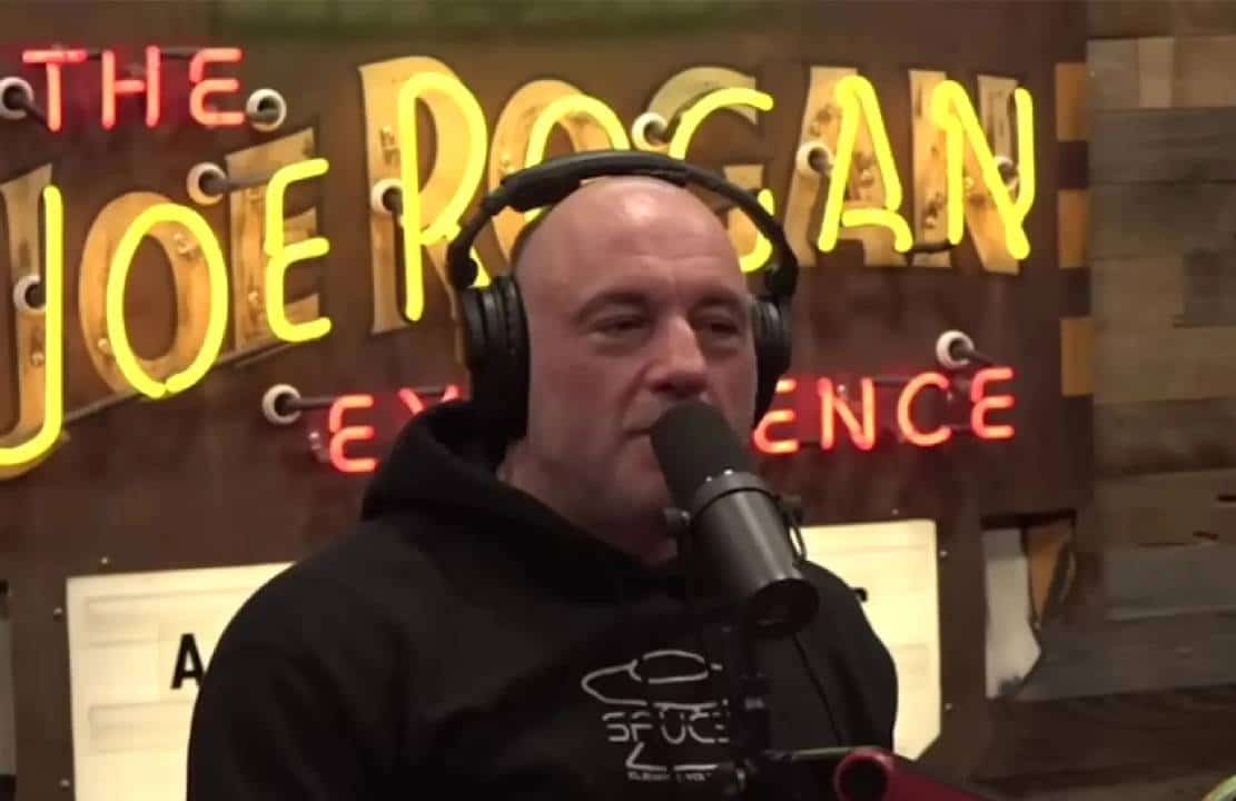 ‏ג'ו רוגן טוען כי שערוריית המסמכים של ביידן היא תכסיס של הדמוקרטים שנועד להחליף אותו לקראת 2024