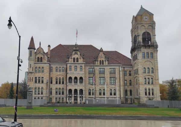 החשד התברר כאמיתי: האמריקנים הפכו לעם של פחדנים