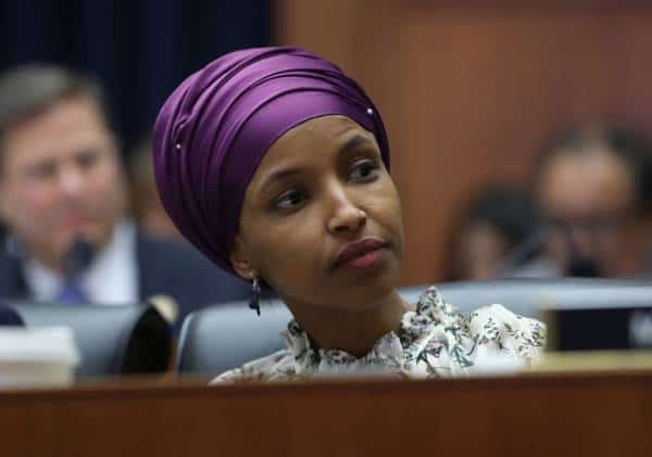 "אתקע לך כדור בראש": איום ממשי בניו יורק על חברת הקונגרס מעוררת הסערה