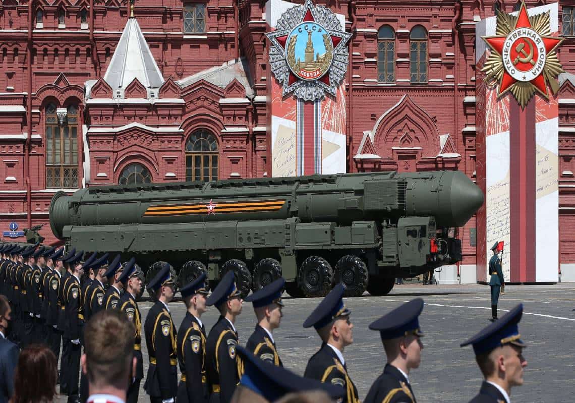 "זלנסקי משקר, רוסיה לא תפעיל נשק להשמדה המונית": למרות הניסוי המפחיד ב-ICBM גרעיני בכירי הקרמלין דוחים האפשרות