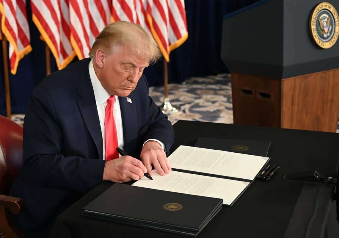 דיווח מוושינגטון: הנשיא טראמפ מתכוון להעניק עשרות חנינות ביומו האחרון בבית הלבן