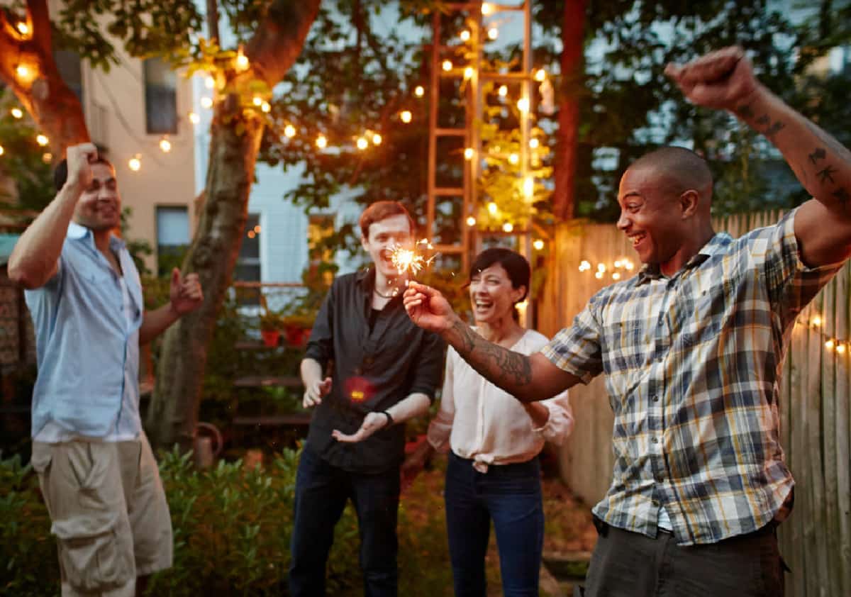 המוזיקה שתעשה את הערב: טיפים לבניית פלייליסט מושלם לכל אירוע