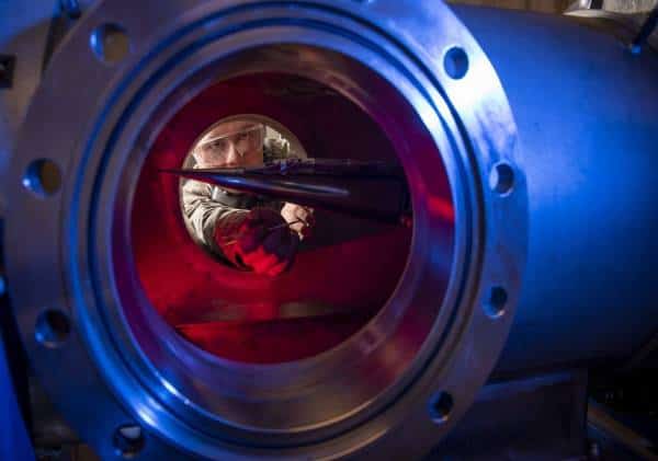 נשק מהעתיד: החיפוש אחר טילי 'הסופר-דופר' מציב את אמריקה בקרב טכנולוגי מול יריבותיה