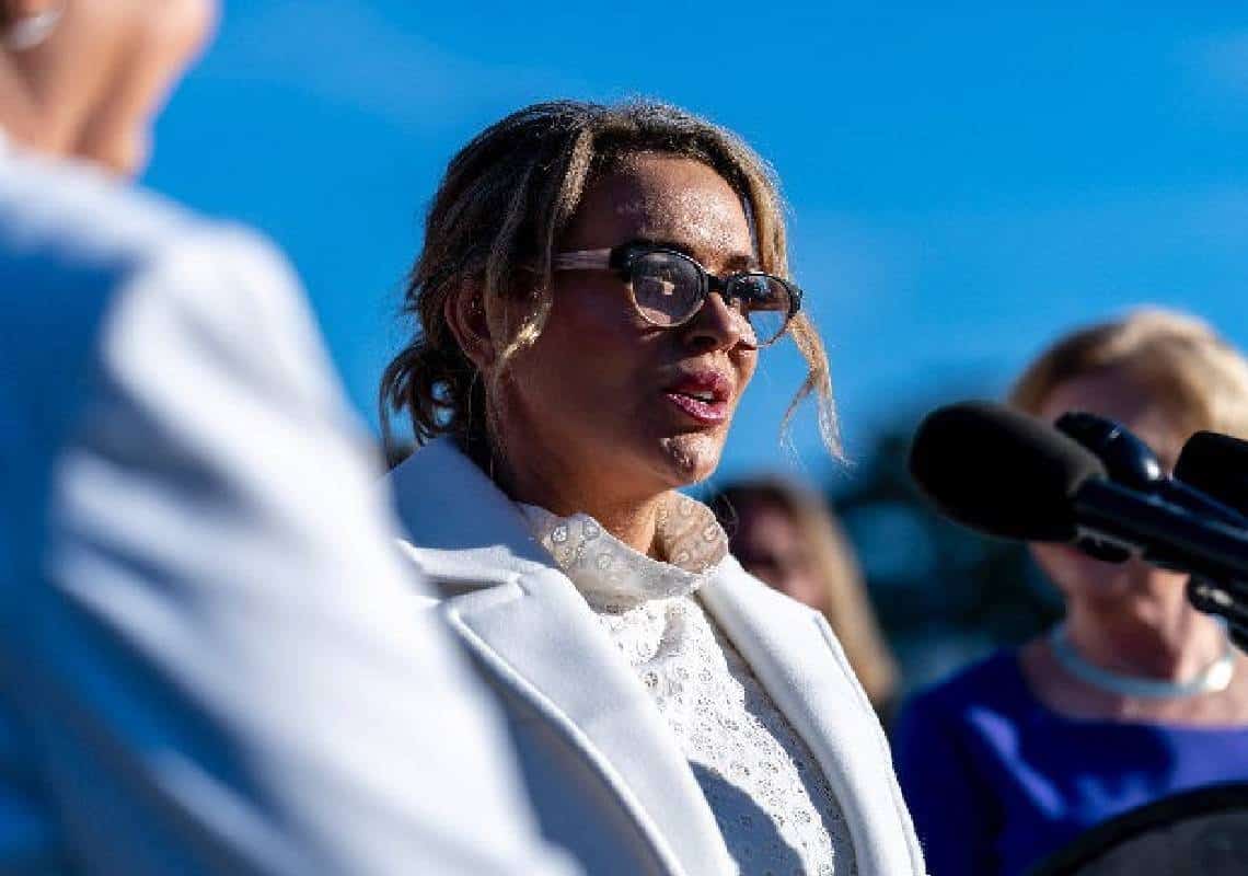 אליסה מילאנו: "חווית הלידה שלי הרגישה כמו תקיפה מינית"