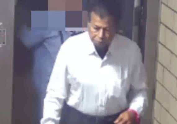 "באיזו כיתה את?": הטרדה מינית של ילדה בת 12 במעלית בניו יורק