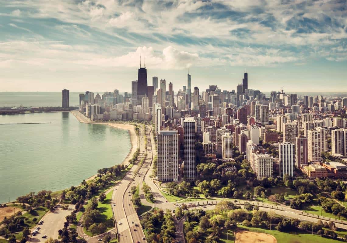 העיר השלישית בגודלה בארה"ב מבטלת את רוב מגבלות הקורונה