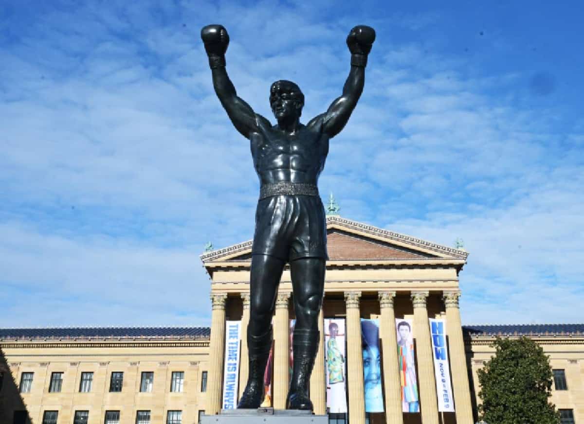 מהרחוב למוזיאון: פסלו של רוקי בלבואה מקבל הכרה רשמית כאמנות