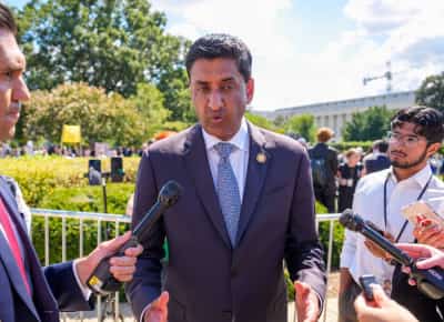 הבחירות למשרת מושל קליפורניה: בין בתי הכנסת בעמק הסיליקון ללשכת המושל בסקרמנטו