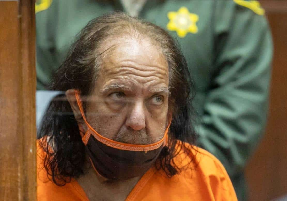 ‏כוכב הפורנו רון ג'רמי הוכרז כבלתי כשיר נפשית, לא יעמוד לדין בגין אונס ‏עשרות נשים