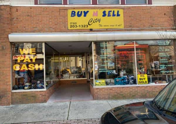 פתק בכיסו האחורי של הרוצח הוביל את חוקרי ה-FBI למעצר חשוד בסיוע לטבח היהודים בג'רזי