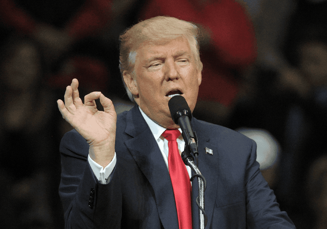 טראמפ בברכת חג המולד: "ארצות הברית גוססת מבפנים"