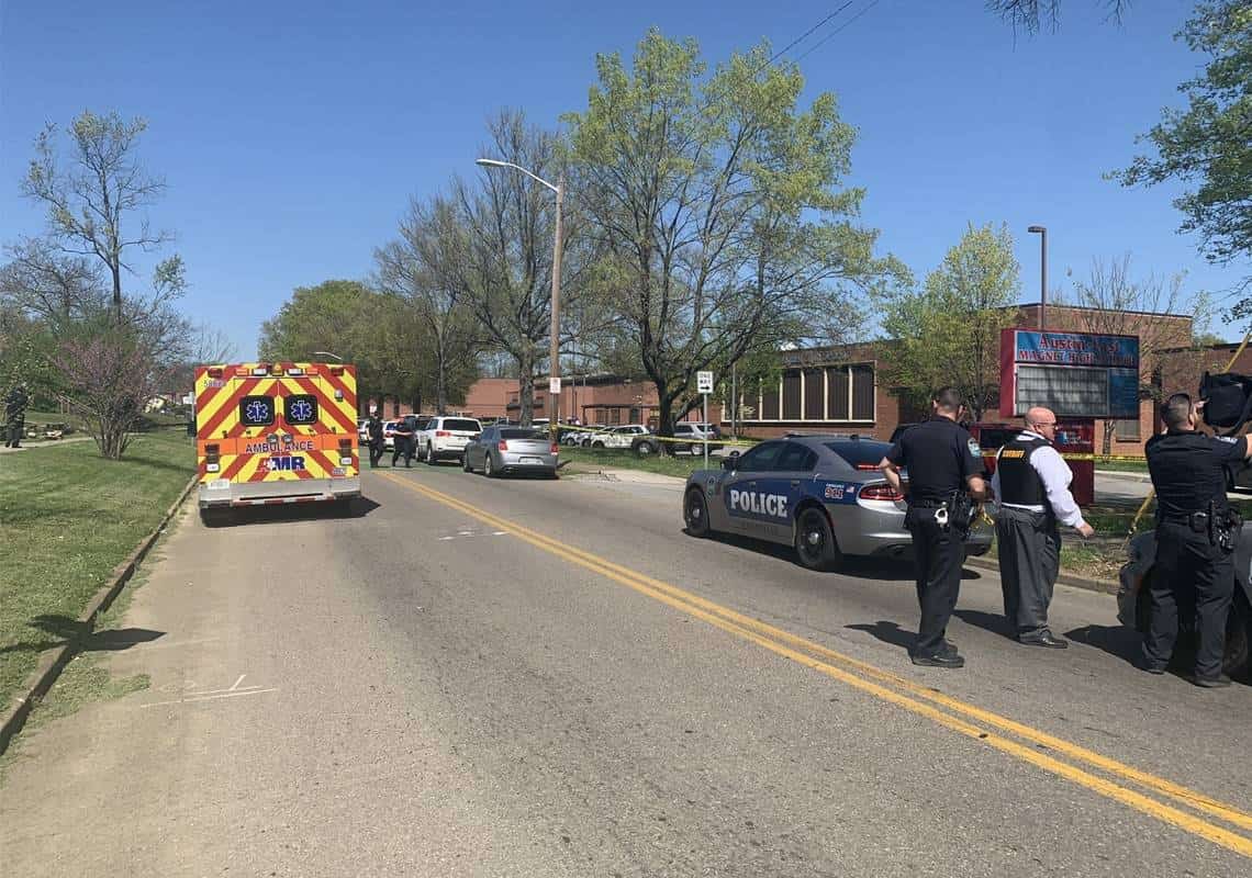 תקרית ירי בבית ספר בלב ארה"ב: תלמיד נורה למוות, שוטר נפצע