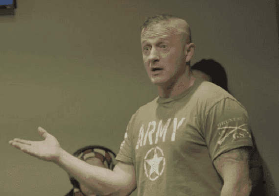 ב-2016 הוא הצביע לטראמפ. כעת הוא רץ "נגדו" לבית הנבחרים במערב וירג'יניה