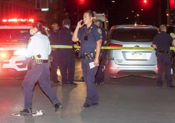 העבריינים מנצלים את ההתרככות, והפשע חוזר לרחובות ניו יורק: 7 בני אדם נורו בשלוש תקריות ב-10 דקות בברוקלין