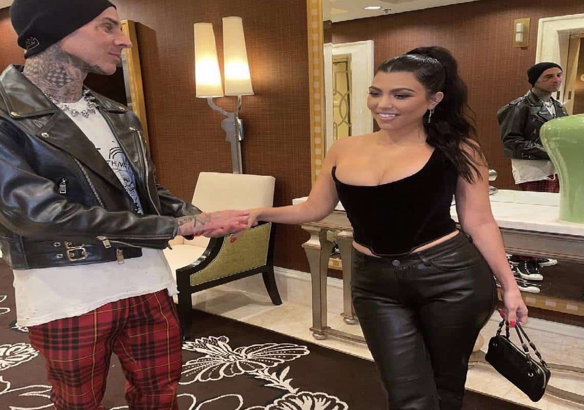 המעריצים משוכנעים שקורטני קרדשיאן התחתנה, וזו הסיבה 