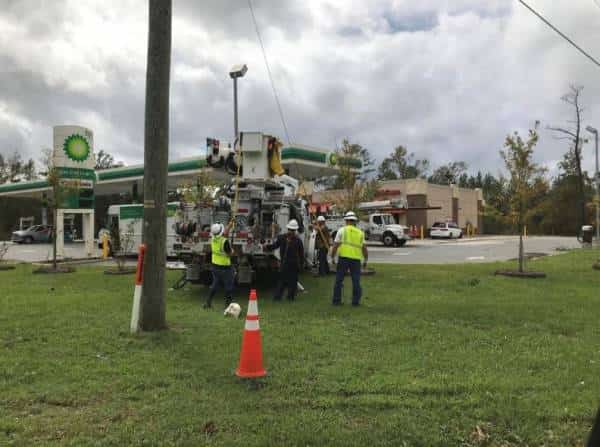 שישה ימים אחרי הגעת "פלורנס", עשרות אלפי משפחות עדיין מנותקות מזרם החשמל