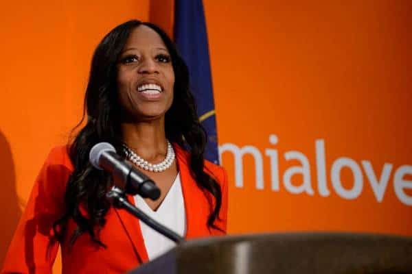 חברת הקונגרס הרפובליקנית שספגה לעג מטראמפ על הפסדה - בדרך לנצחון