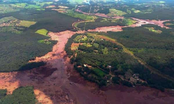 עשרות הרוגים ומאות נעדרים בקריסת סכר בברזיל