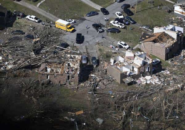 ממדי ההרס בטנסי נחשפים: לפחות 5 ילדים נהרגו בסופת הטורנדו