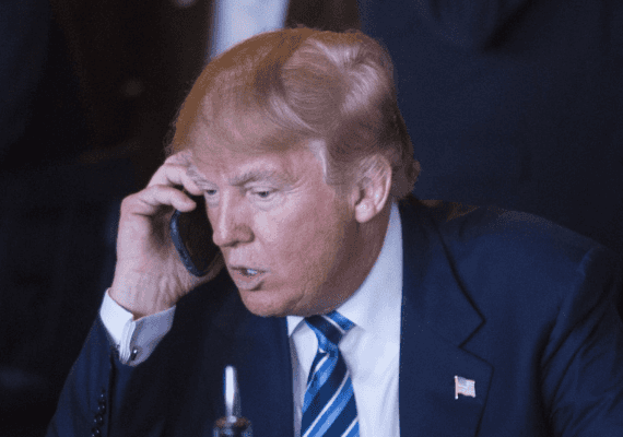 סין עוקצת את טראמפ: "אם הוא חושש מריגול באייפון, שיעבור לוואווי"