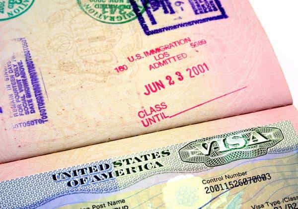 הנשיא טראמפ מנחית מכה על תחום ההגירה: הנפקת ויזות העבודה נעצרה עד לסוף השנה