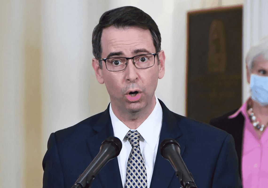 פקיד בכיר נורה למוות במהלך קרב יריות עם ה-FBI - שחיפש אחריו במשך שלושה שבועות 