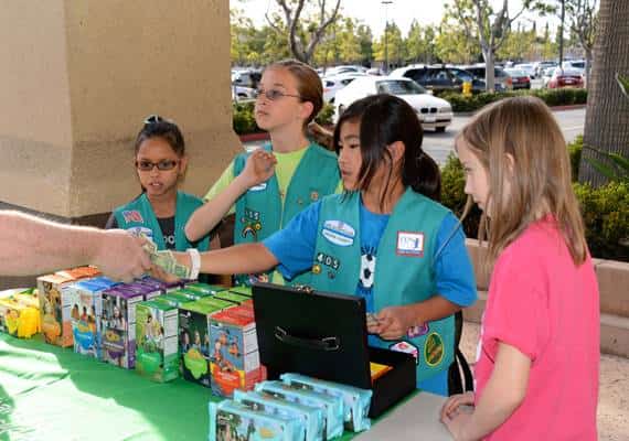 טעם מר: גנב 1,100 דולר מדוכן עוגיות של ילדות צופים