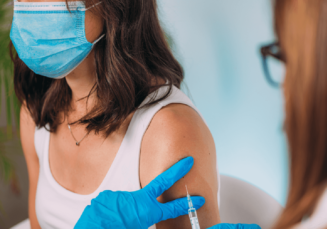 למרות החלטת ה-FDA: בכירים במערכת הבריאות צופים לאישור רחב של מנת חיסון שלישית