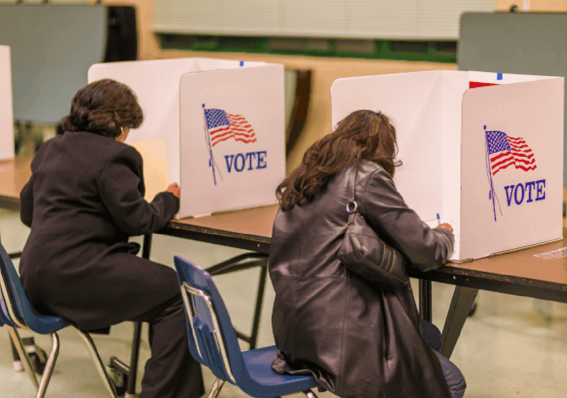 פחות מחודש לבחירות אמצע הקדנציה: בוחרות עצמאיות נוטות יותר למפלגה הרפובליקנית