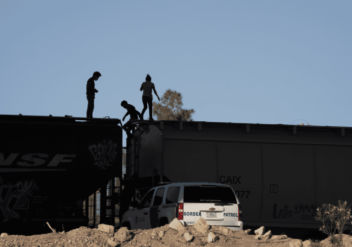 הרפובליקנים מזדעזעים מ"ההחלטה הנוראית" של ביידן להעניק 450 אלף דולר למשפחות מהגרים בלתי חוקיים