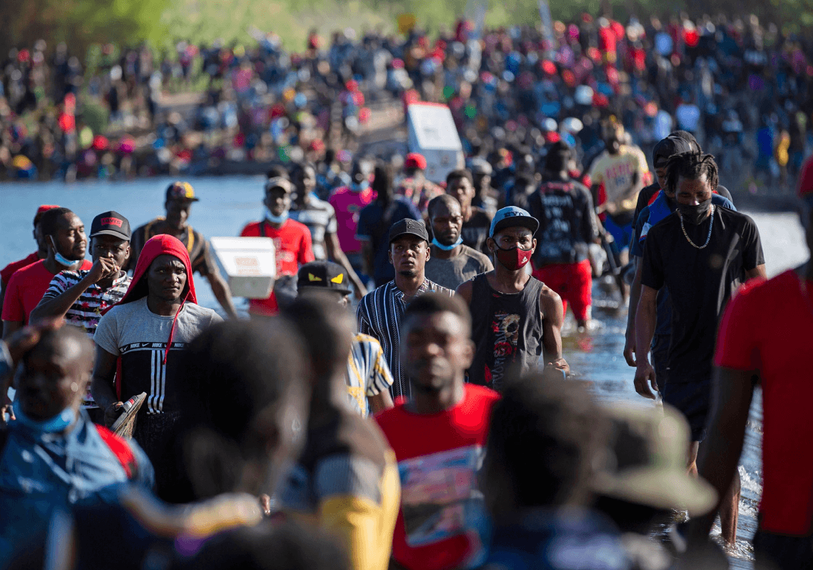 מושל טקסס על המשבר בגבול: "לאמריקנים לא היה מושג שממשל ביידן יוביל לכזה כאוס"
