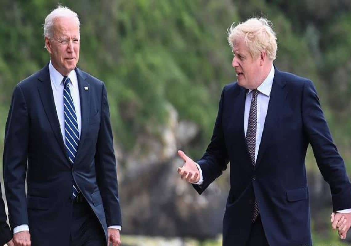 "עדיף טראמפ, על ג'ו הישנוני": בוריס ג'ונסון קילל את ביידן! גם טוני בלייר תוקף - "נסיגה מטומטמת"