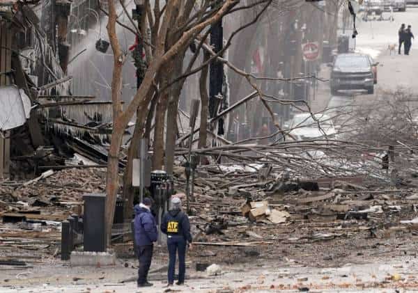 רגעים לפני הפיצוץ השמיע רכב התופת אזהרה: "הפצצה תופעל בעוד דקות"; דיווח: אותרו שרידי אדם בזירת הפיגוע בנאשוויל