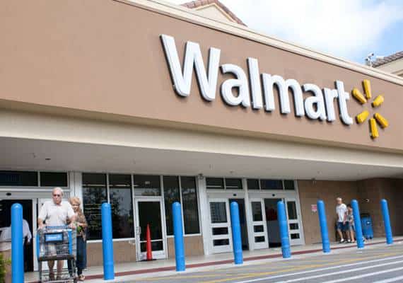 רשת וולמארט משנה מדיניות-- מכירת כלי נשק ותחמושת מגיל 21 בלבד