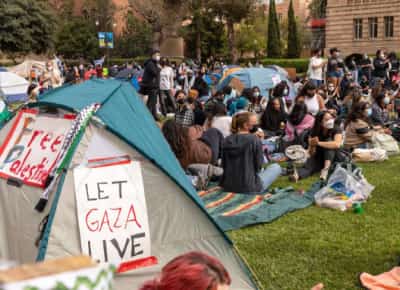 חותם ומזהיר: ניוסום מאשר חוקים מרכזיים – אך מתנה את יישומם בתיקונים דחופים