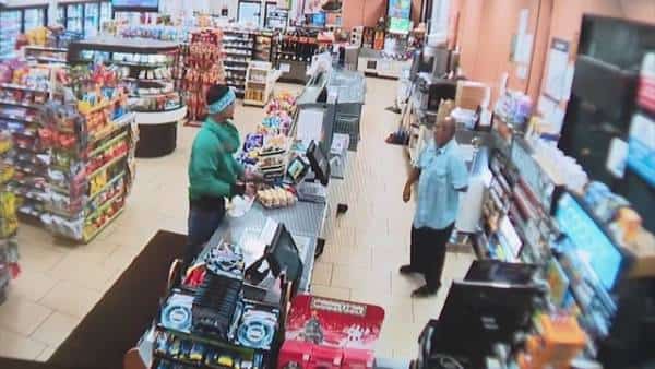 לוס אנג'לס: חיפושים אחר חשוד בירי בתוך בית עסק