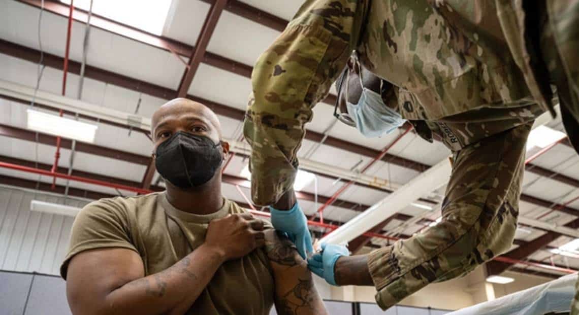 טיהור הצבא נמשך: ככה מתכוון ממשל ביידן להעניש חיילים שמסרבים להתחסן