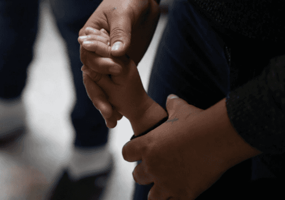 2,053 ילדי מהגרים עדיין נמצאים במתקנים שונים, כ-500 נפגשו מחדש עם הוריהם