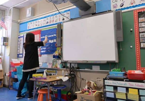 מורים חוששים מפתיחת בתי הספר וטוענים: "זקוקים ל-100 מיליארד דולר כדי להכין את הקמפוסים בארה"ב"