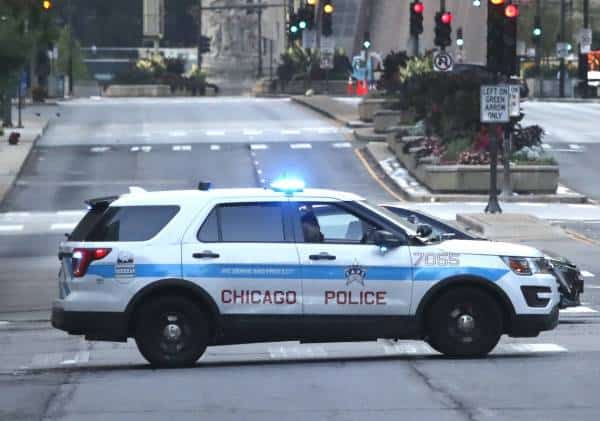 תקיפה מזעזעת בעקבות הדרישה לחבוש מסכה: מאבטח נדקר 27 פעמים ע"י שתי אחיות