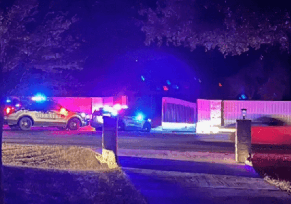 טקסס: מאות בני נוער פרצו לבית פרטי וערכו מסיבה פרועה