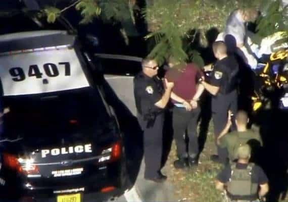 למרות הטבח בפארקלנד: התמיכה הציבורית בחוקי נשק נוקשים צנחה