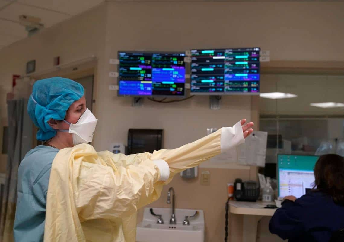 התפשטות האומיקרון בארה"ב: שיא מאושפזים מתחילת המגפה העולמית