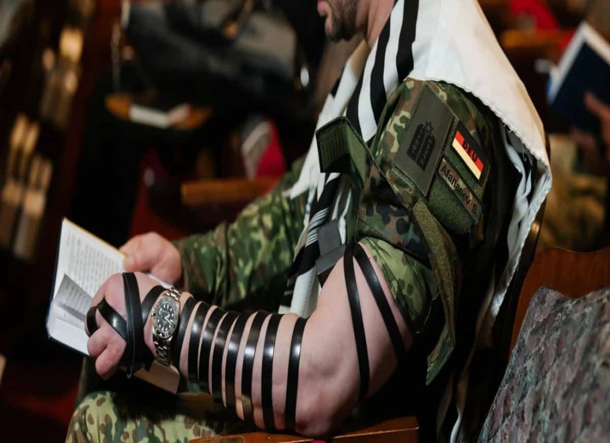 בין דגל אמריקה לכיפה: חיילים יהודים בצבא ארה"ב נלחמים על הזכות לשמור על דתם