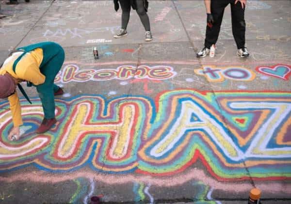 מס מיוחד לבעלי עור בהיר ברפובליקת צ'אז החדשה שבסיאטל