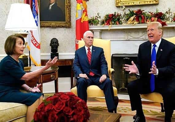 טראמפ: אהיה גאה להשבית הממשל; פלוסי: זה קטע של גבריות אצלו