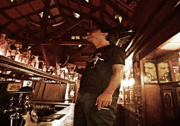 בין לוס אנג'לס ותל אביב - אודסיאוס של המאה ה-21: האיש שפגש את השטן קובע "אין זמן לאהוב"