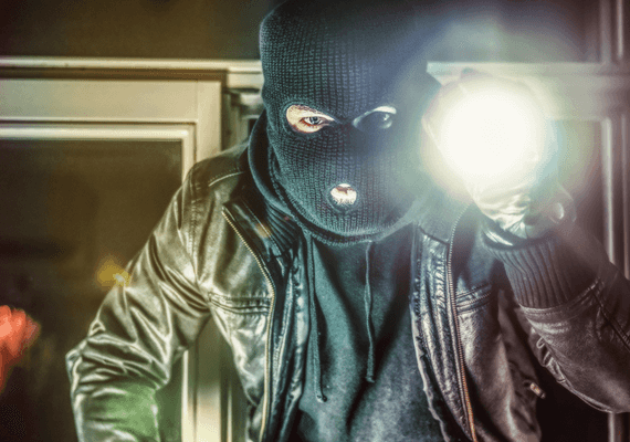 מיאמי-דייד: שודדים פרצו לסניף T-Mobile עם טנדר וגנבו את הכספת