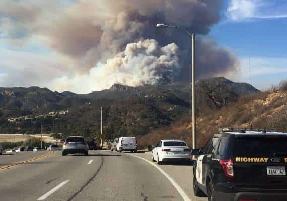 שריפת ווסלי: התלקחות חדשה כילתה 50 אייקרים - אך הרוח דחפה אותה במעלה ההר, הרחק ממקום ישוב