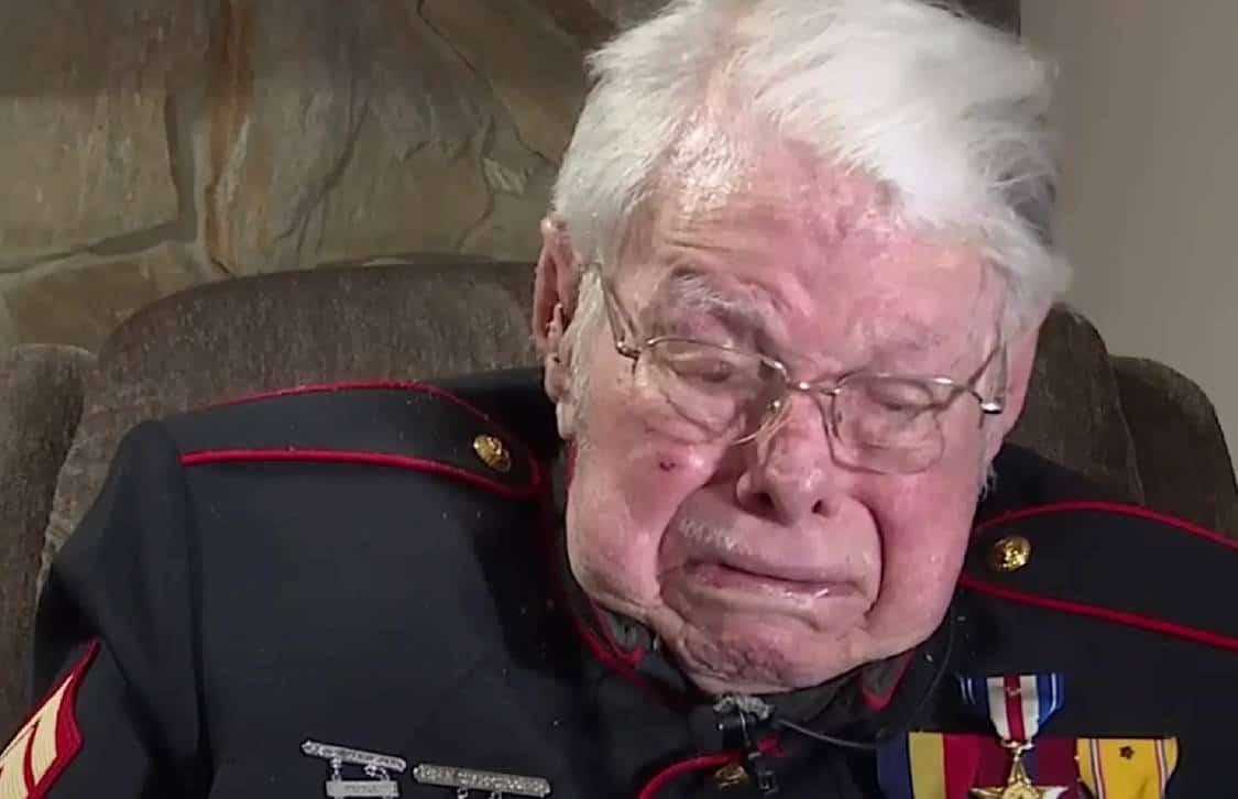 ותיק מלחמה בן 100 ממלחמת העולם השנייה נשבר מול המצלמות: "זו לא המדינה שנלחמנו עליה"